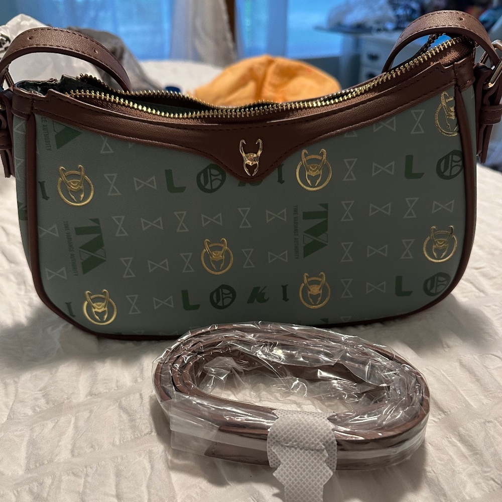 ✨Loungefly Loki Purse✨